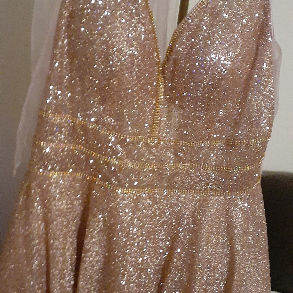 Dress - Picture 2 of 4